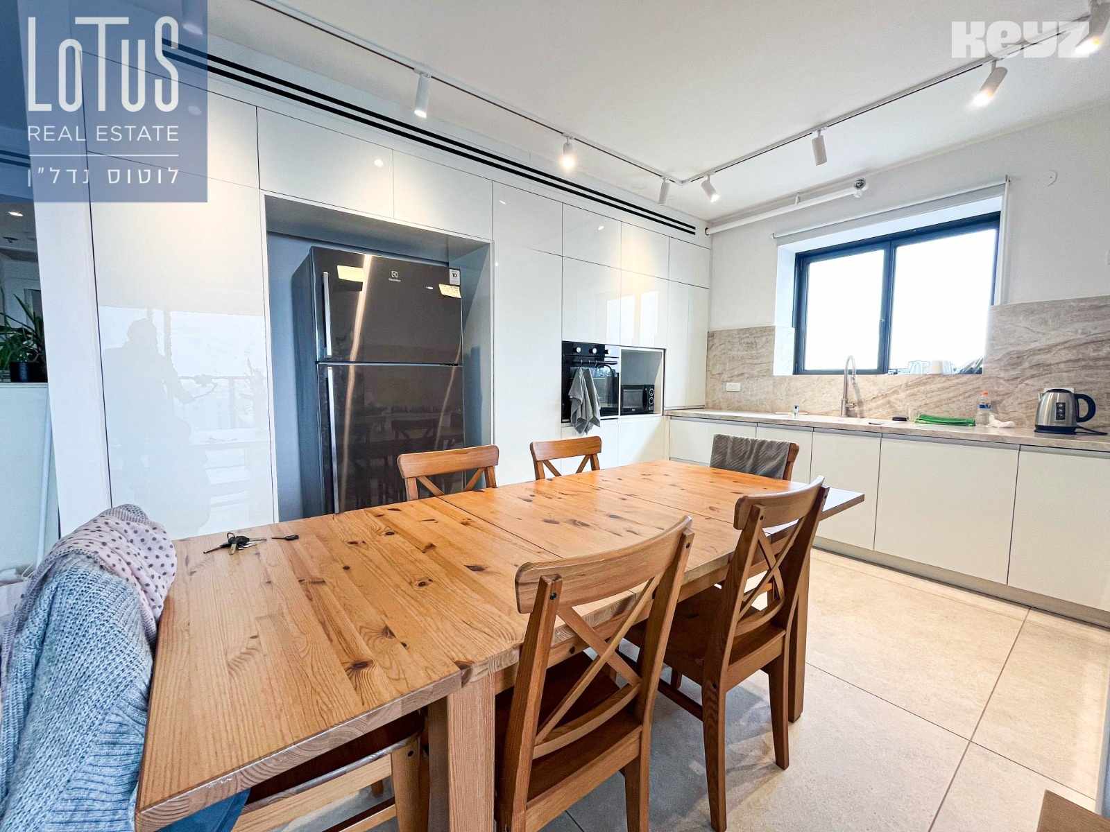 vehicle-11