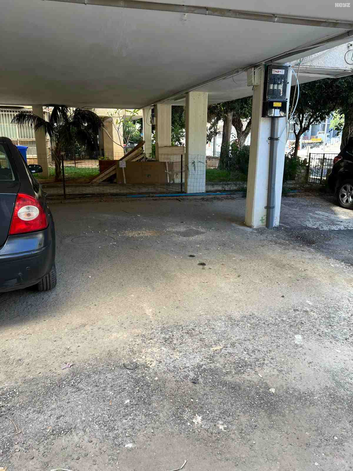 vehicle-9