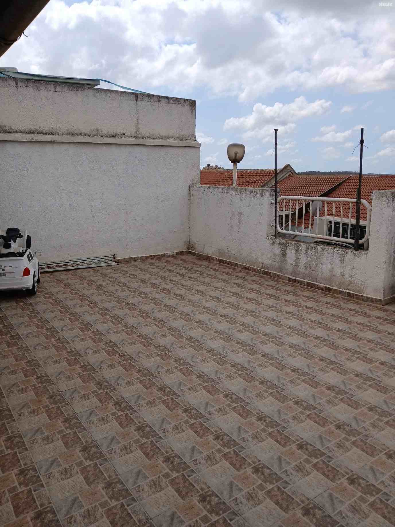 vehicle-4